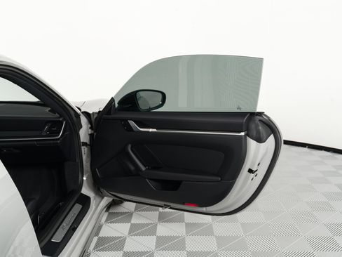 Used 2024 Porsche 911 Carrera RWD image 14