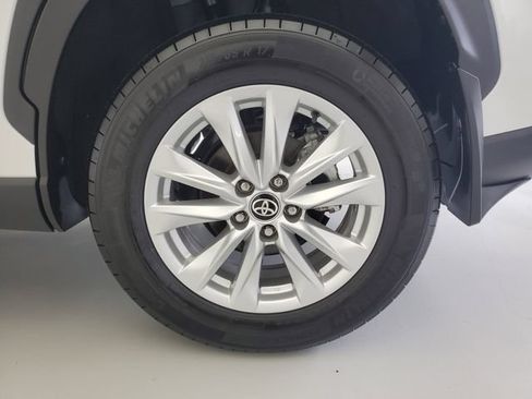 Used 2024 Toyota Corolla Cross LE FWD image 12