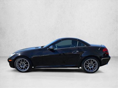 Used 2010 Mercedes-Benz SLK 300 image 9