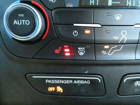 Used 2019 Ford Escape SE image 24