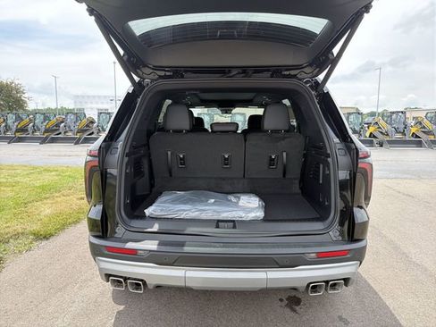 New 2026 Chevrolet Traverse Z71 w/ Enhanced Driving Package AWD/4WD image 19