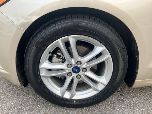 Used 2018 Ford Fusion SE FWD image 26