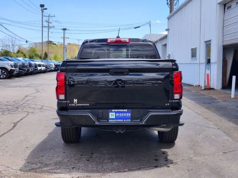 Used 2024 Chevrolet Colorado LT w/ LT Convenience Package II AWD/4WD image 4