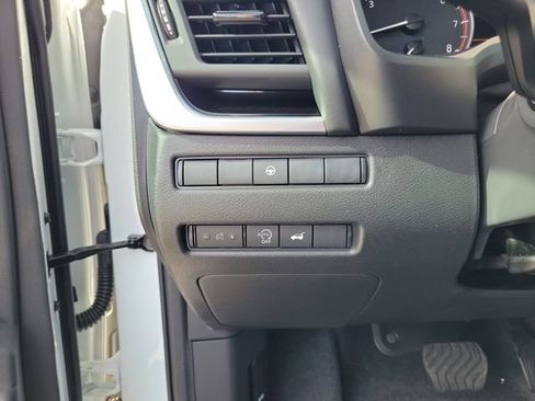 New 2026 Nissan Rogue SV AWD/4WD image 10