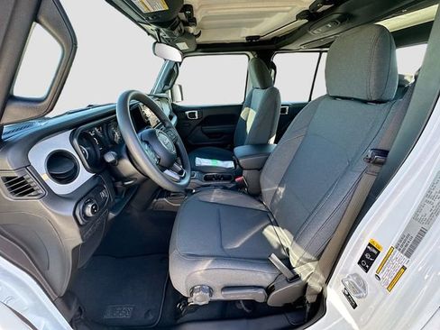 New 2026 Jeep Gladiator Sport image 14