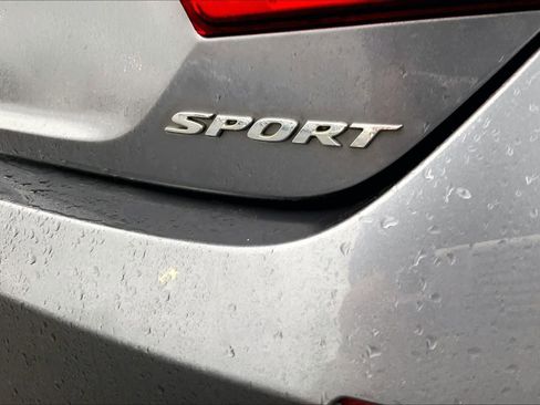 Used 2018 Honda Accord Sport image 9