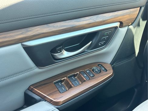 Used 2022 Honda CR-V Touring image 19
