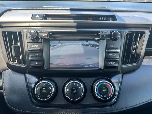 Used 2017 Toyota RAV4 LE w/ Carpet Mat Package AWD/4WD image 16