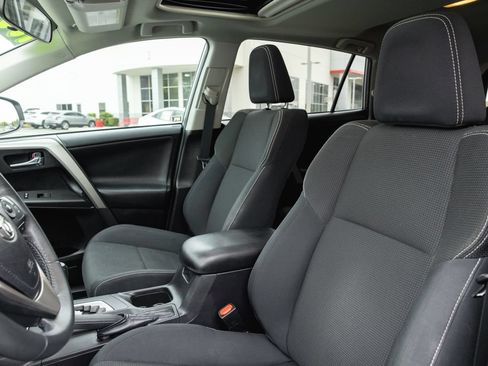 Used 2017 Toyota RAV4 XLE FWD image 11