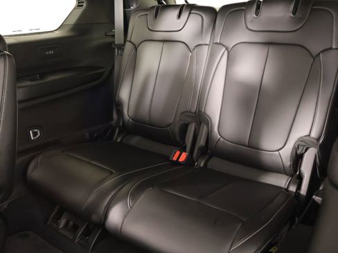 Used 2025 Jeep Grand Cherokee L Limited w/ Black Appearance Package image 14