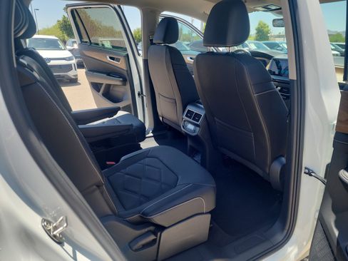 Certified 2026 Volkswagen Atlas SE w/ Panoramic Sunroof Package AWD/4WD image 18