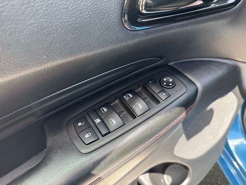 Used 2025 Dodge Durango GT RWD image 18