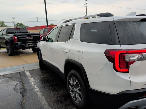 Used 2023 GMC Acadia SLT w/ Technology Package AWD/4WD image 5