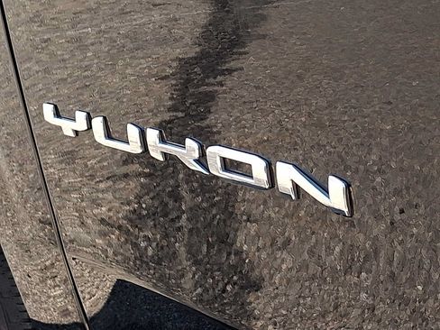 Used 2023 GMC Yukon SLT AWD/4WD image 30