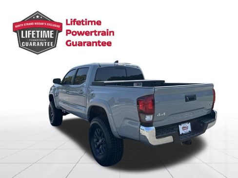Used 2020 Toyota Tacoma SR5 AWD/4WD image 5