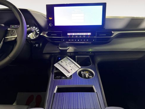 New 2026 Toyota Sienna XLE FWD image 14