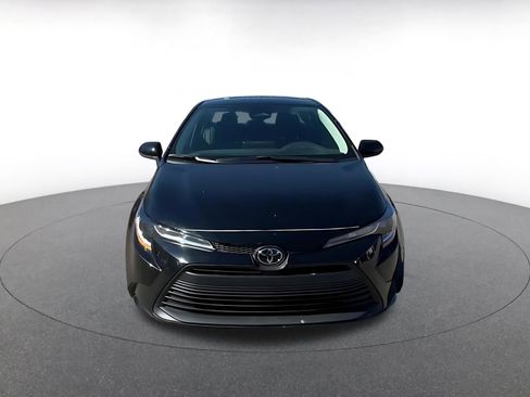 Used 2025 Toyota Corolla LE image 4