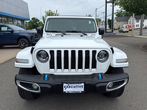 Used 2023 Jeep Wrangler Unlimited Sahara w/ Cold Weather Group AWD/4WD image 3