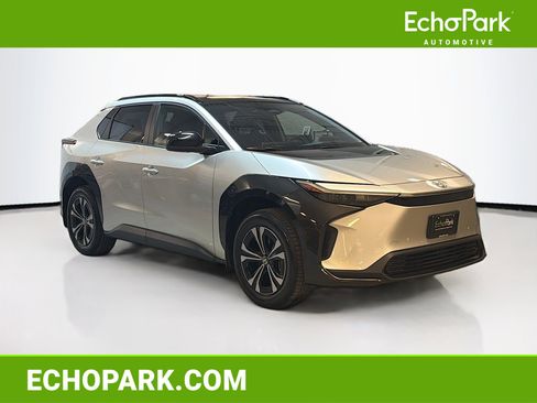 Used 2025 Toyota bZ4X XLE image 1