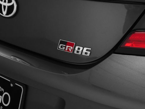 Used 2024 Toyota GR86 Premium RWD image 25