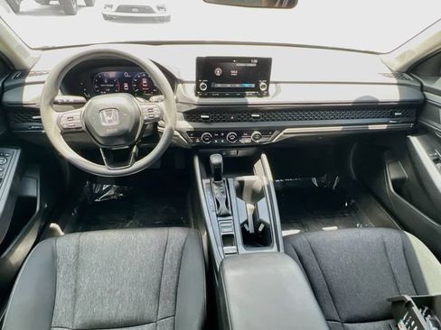 Used 2025 Honda Accord SE image 28