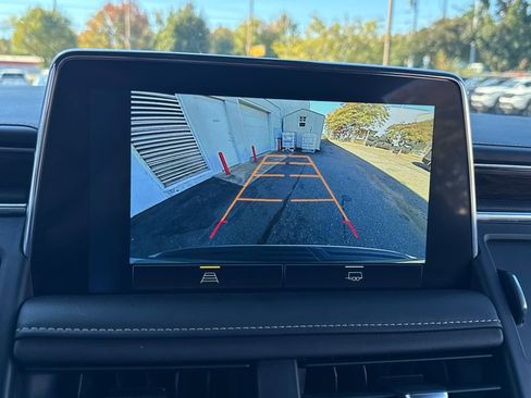 Used 2024 Chevrolet Suburban Premier image 19