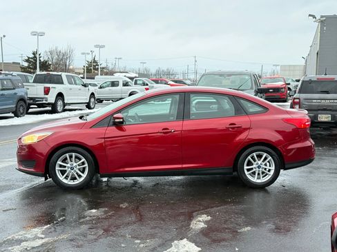Used 2017 Ford Focus SE image 6
