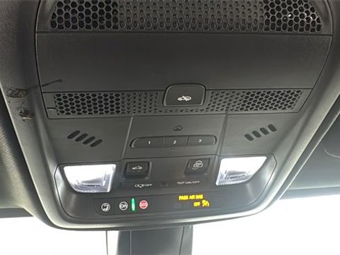 Used 2025 Cadillac XT5 Premium Luxury image 31