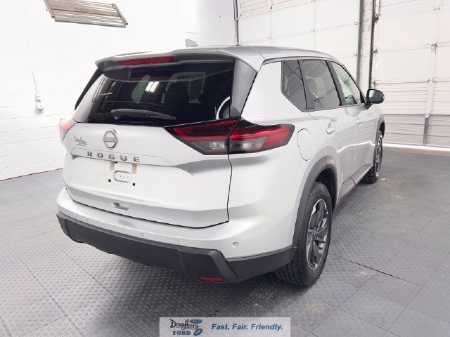 Used 2025 Nissan Rogue SV FWD image 7