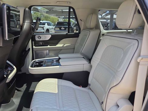 Used 2020 Lincoln Navigator L Black Label w/ Cargo Convenience Package AWD/4WD image 16