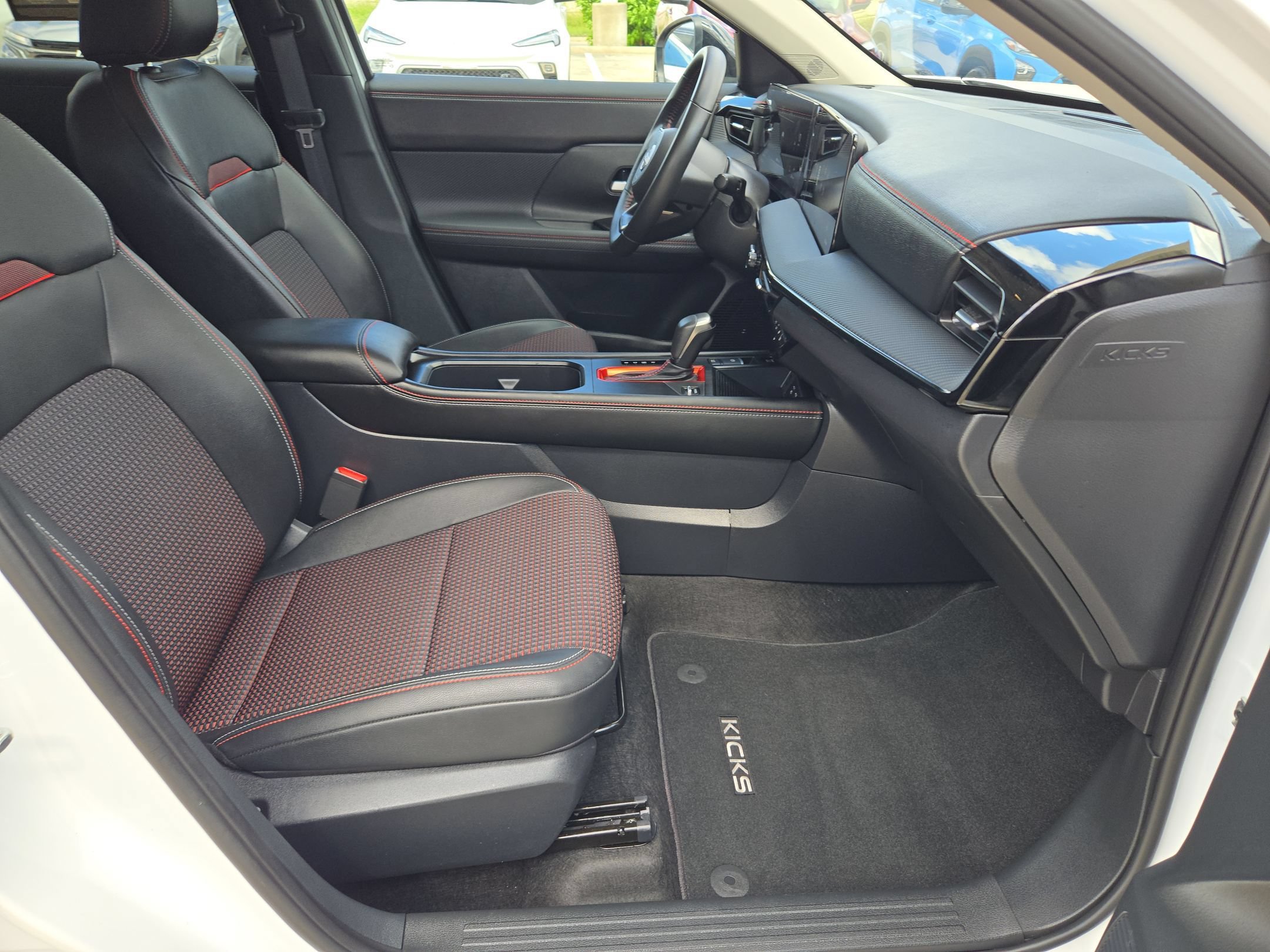 Certified 2026 Nissan Kicks SR w/ Cold Weather Package FWD image 27