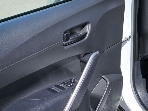 Used 2023 Toyota Corolla Cross image 12