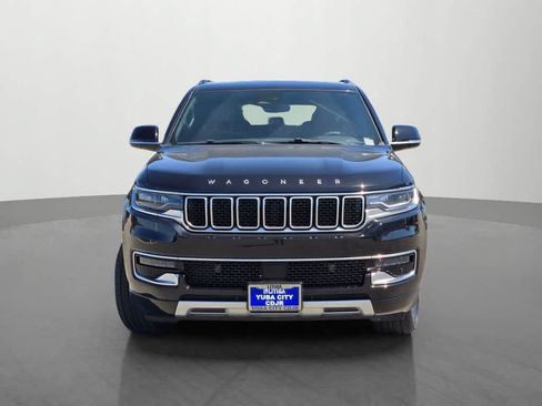 Used 2024 Jeep Wagoneer L Series II w/ Flexible Seating Group AWD/4WD image 2