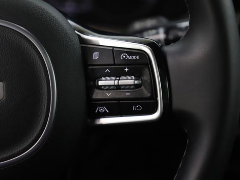 Used 2023 Kia Sorento S w/ Panoramic Sunroof Package image 19