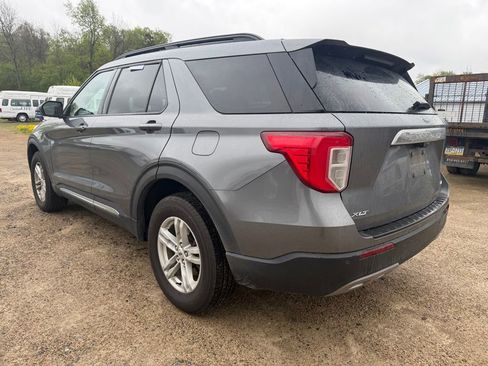 Used 2022 Ford Explorer XLT w/ Equipment Group 202A AWD/4WD image 3