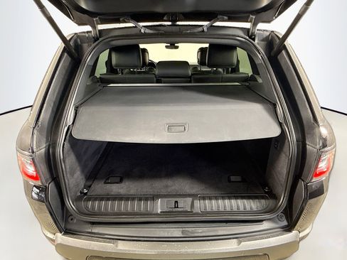 Used 2020 Land Rover Range Rover Sport SE image 35