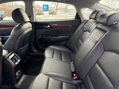 Used 2017 Kia Cadenza Premium w/ Luxury Package image 19