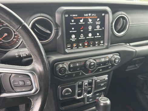 Used 2020 Jeep Gladiator Overland AWD/4WD image 28