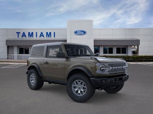 New 2025 Ford Bronco Badlands image 7