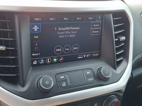 Used 2023 GMC Acadia SLE w/ Driver Convenience Package AWD/4WD image 3