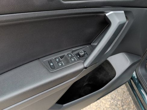 Used 2019 Volkswagen Tiguan SE w/ 3rd Row Seat Package AWD/4WD image 15