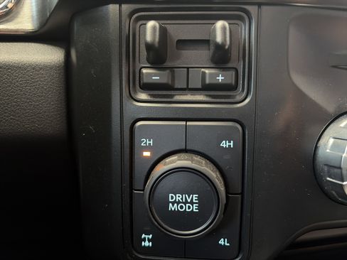Used 2023 Ford F250 Lariat w/ Lariat Ultimate Package AWD/4WD image 25