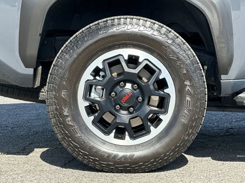 Used 2025 Toyota 4Runner TRD Off-Road Premium AWD/4WD image 27