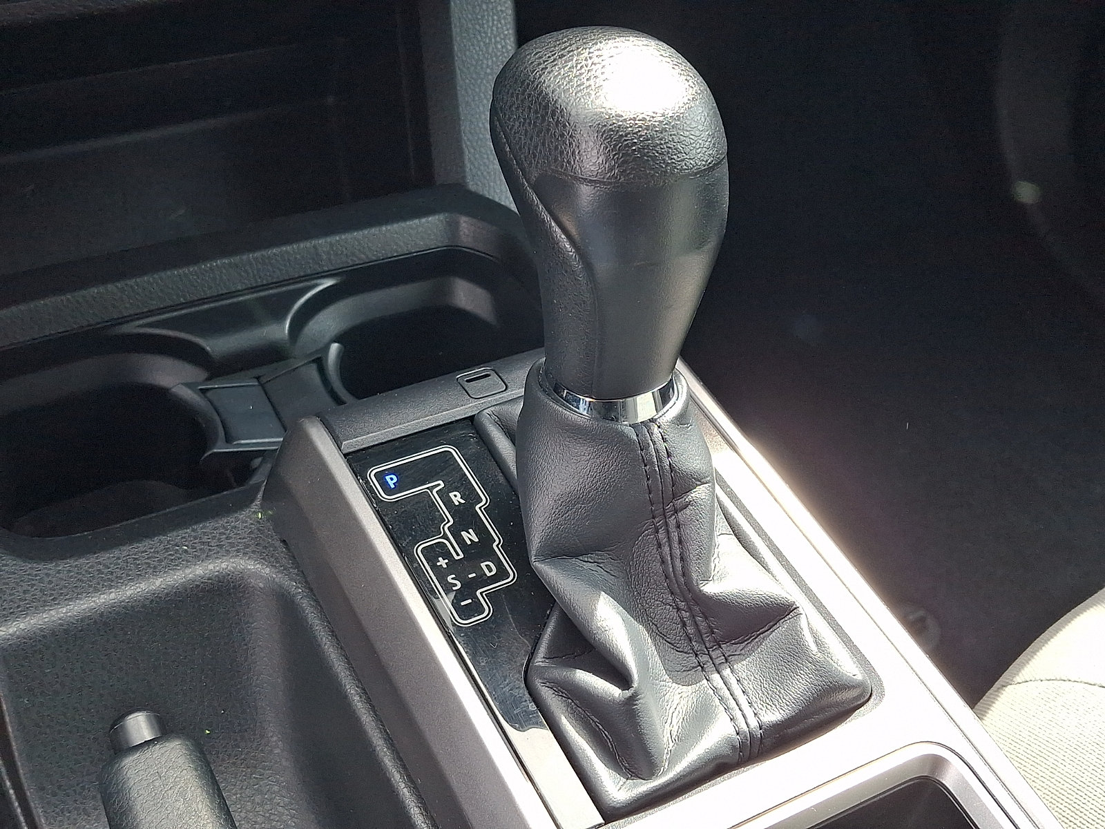 Certified 2022 Toyota Tacoma SR5 AWD/4WD image 14