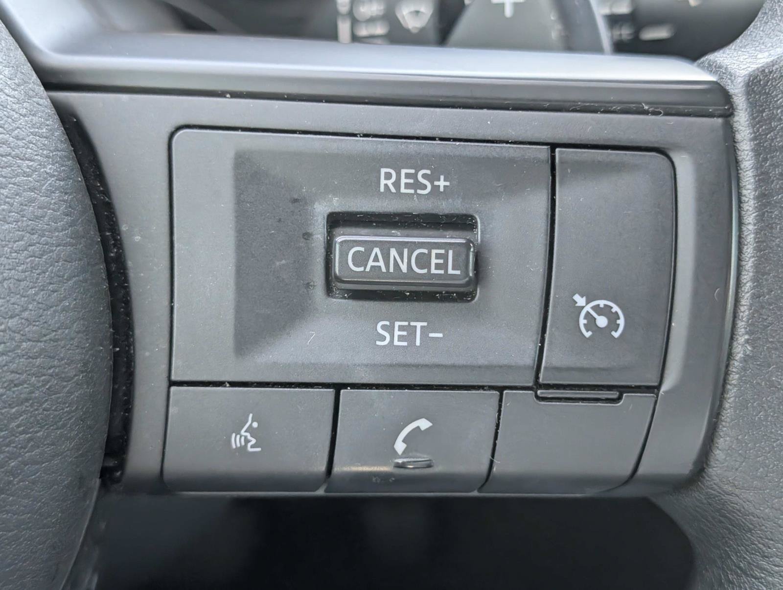 Used 2023 Nissan Rogue S FWD image 23