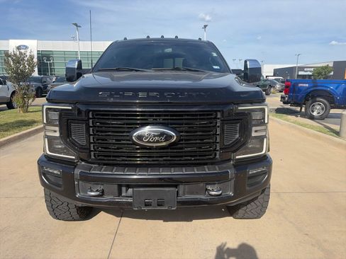 Used 2020 Ford F250 Platinum w/ FX4 Off-Road Package AWD/4WD image 2