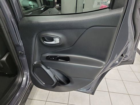 Used 2023 Jeep Renegade Limited image 25