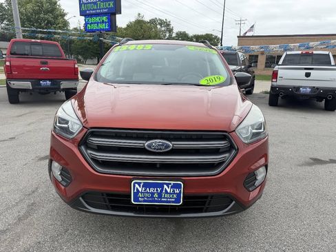 Used 2019 Ford Escape SEL w/ SEL Sport Appearance Package AWD/4WD image 2