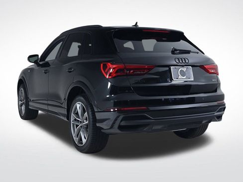 Certified 2025 Audi Q3 2.0T Premium w/ Convenience Package image 3