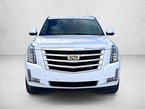 Used 2020 Cadillac Escalade Premium Luxury image 3
